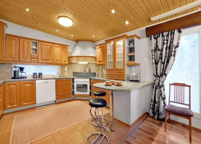 Vuokatin Aateli Tsaari Villa *